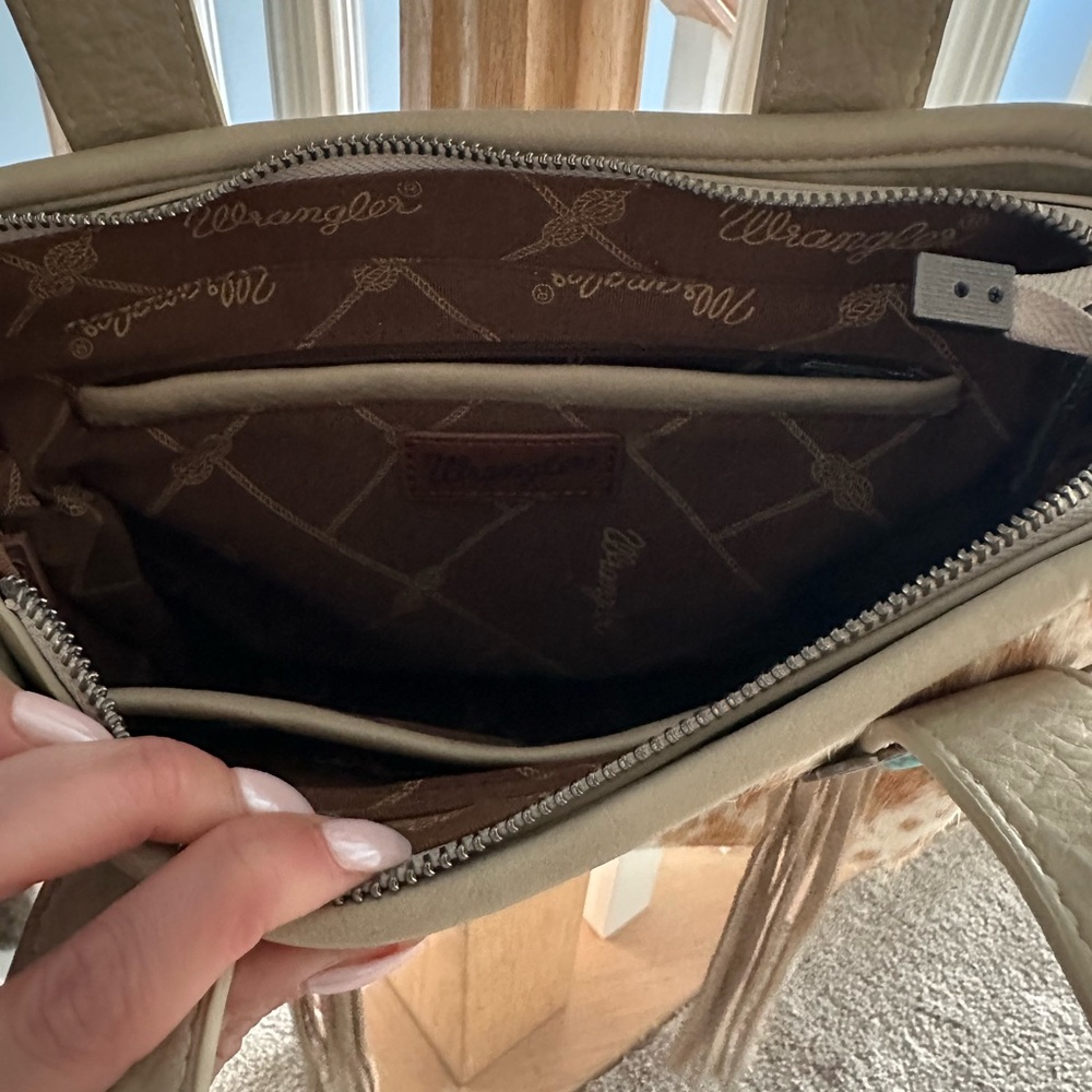 Wrangler Brown and Cream Crossbody Bag with Fringe - Picture 3 of 3